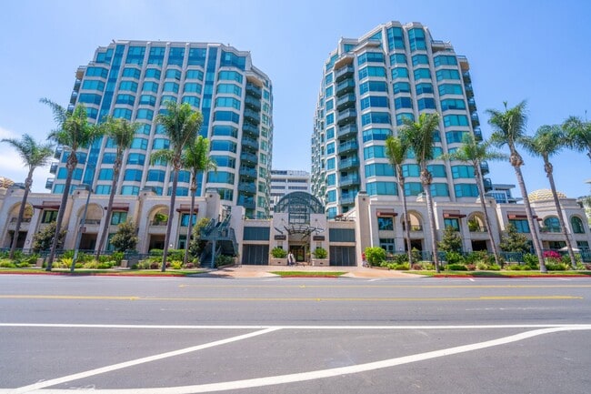 Building Photo - Gorgeous Park Laurel condominium Unit 702 - S0006