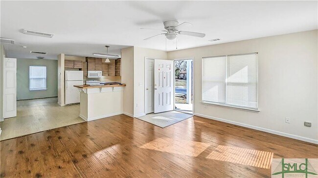 Photo - 801 Davis Ave