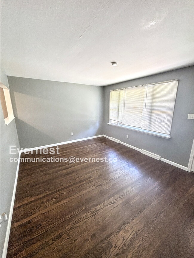 Photo - 1142 Maple Ave