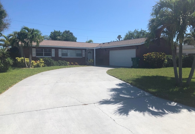 Building Photo - Indialantic 2 Bedroom Home with 2 car garage!