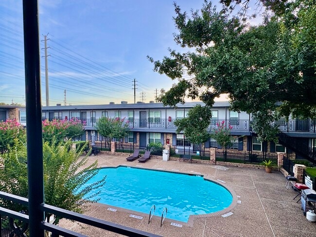 Photo - 3131 Southwest Fwy Unit 35