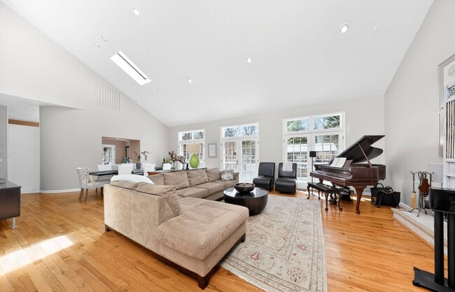 Photo - 150 Talmage Farm Ln