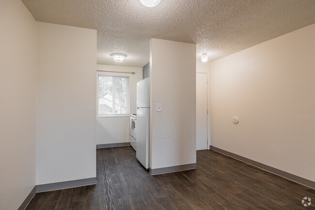 Dormitorio, 1 baño - 777 pies cuadrados - Comedor - Ridgecrest Timbers