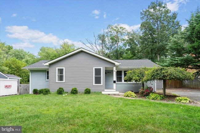 Photo - 906 Monroe St