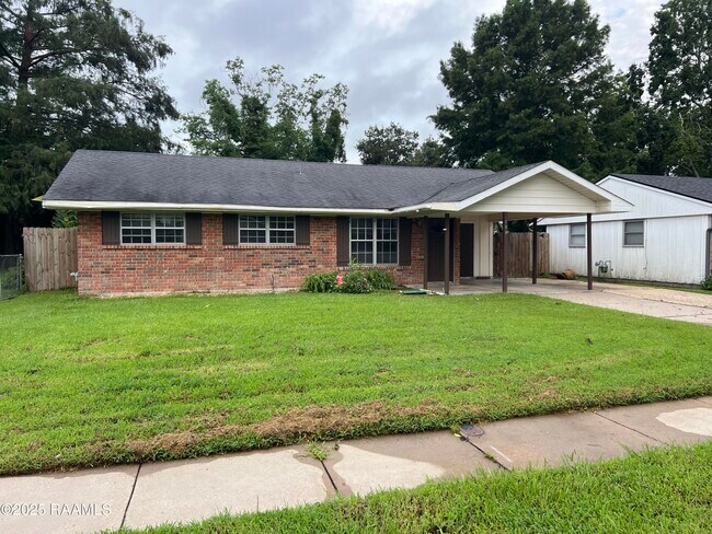Photo - 104 Sorority Dr