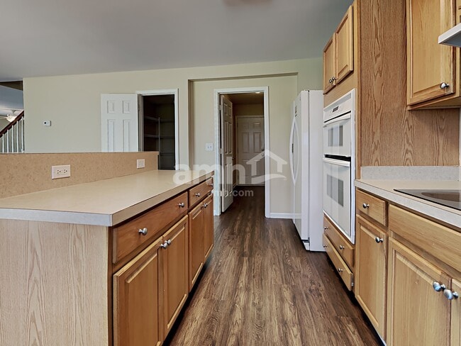 Photo - 111 Graduate Ln