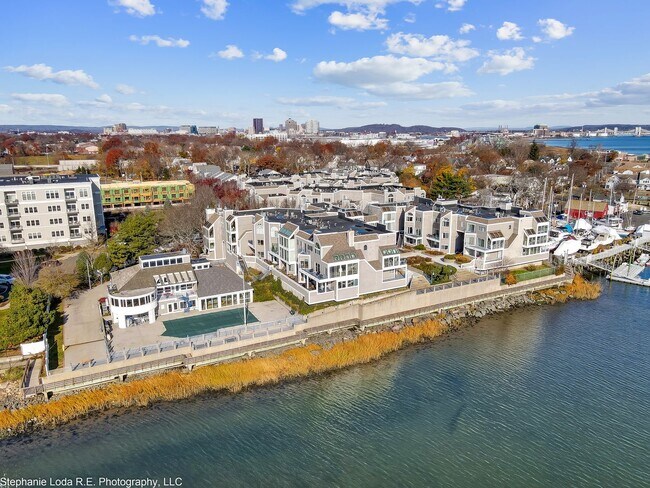 2 Bedroom 2.5 Bath At Harbour Landing - 2 Bedroom 2.5 Bath At Harbour Landing House