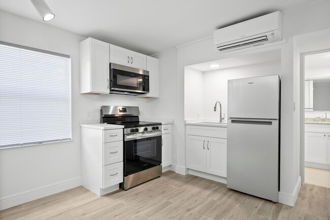 Photo - 4832 SE Anchor Ave