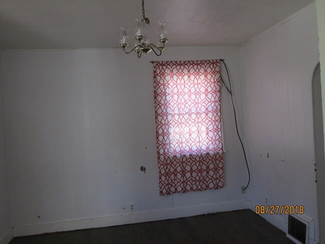 Photo - 922 Robinson Ave