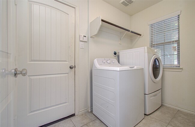 Photo - 1418 Spencer Glen Ln