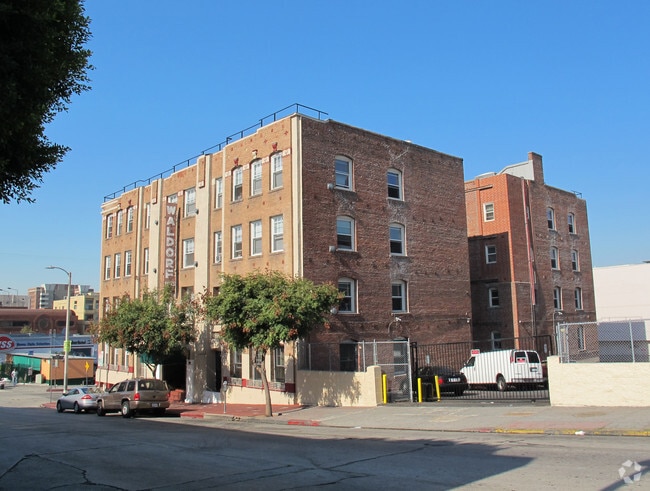 Waldorf Apartments - Waldorf Apartments