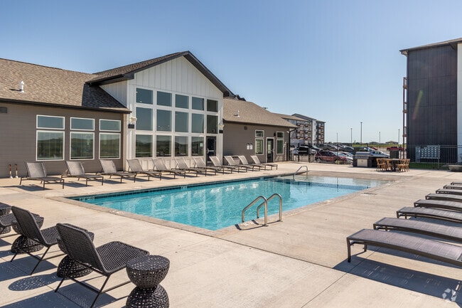 Pool & Sundeck