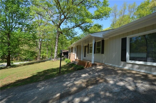Photo - 130 Tammy Dr House