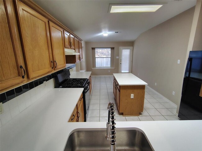 Photo - 2504 Hutton Ln