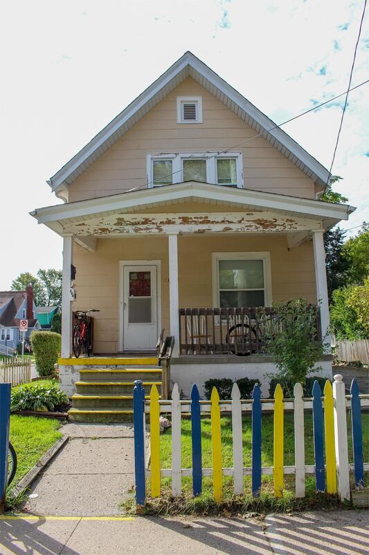 Photo - 822 Dewey Ave