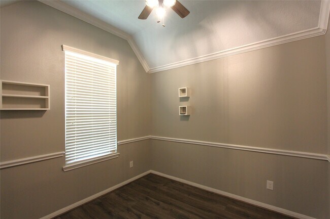 Photo - 5931 Wildbriar Ln