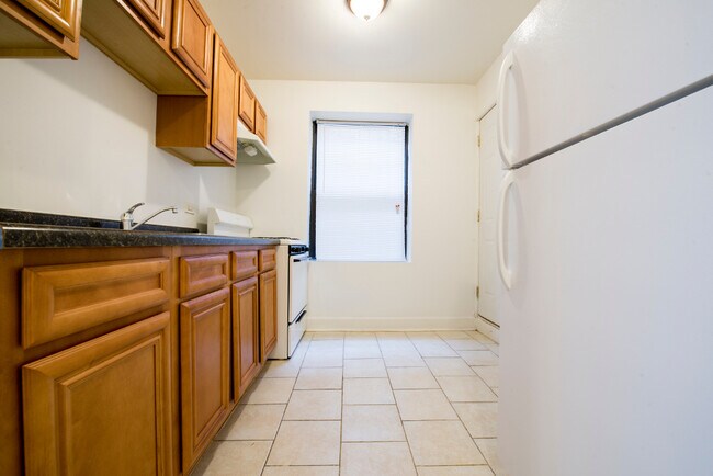 8109 S Ashland