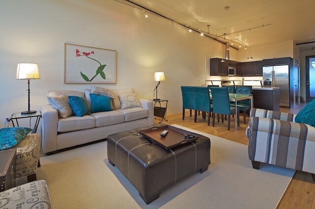 Building Photo - Contemporary 2 bed, 2.5 bath condo in Carbondale w/ stellar Mt. Sopris views