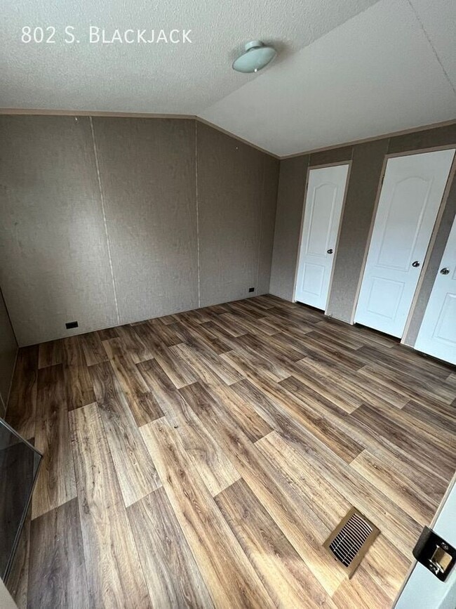 Photo - 802 S. Blackjack-