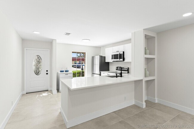 Photo - 733 Nantucket Cir