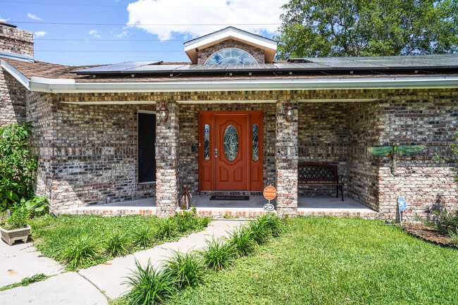 Building Photo - 601 Ironwood Dr