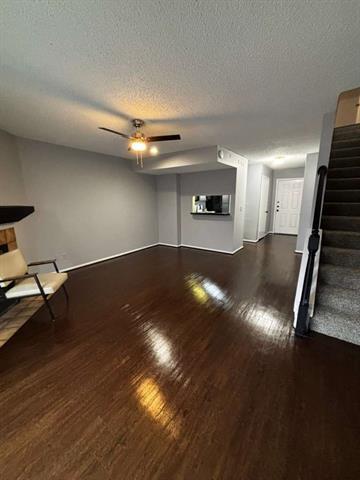 Photo - 724 W Collins St