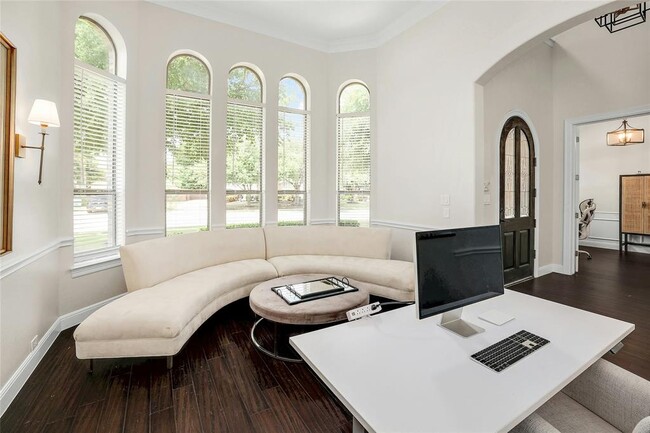 Photo - 10225 Fossmoor St