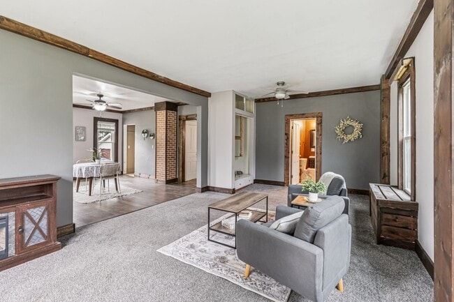 Photo - Charming 3-Bedroom Home with Spacious Back...