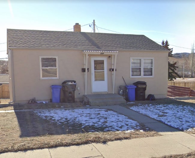 Building Photo - r409LBP Unit #4