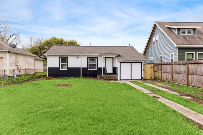 Building Photo - 125 18th Ave N Rental