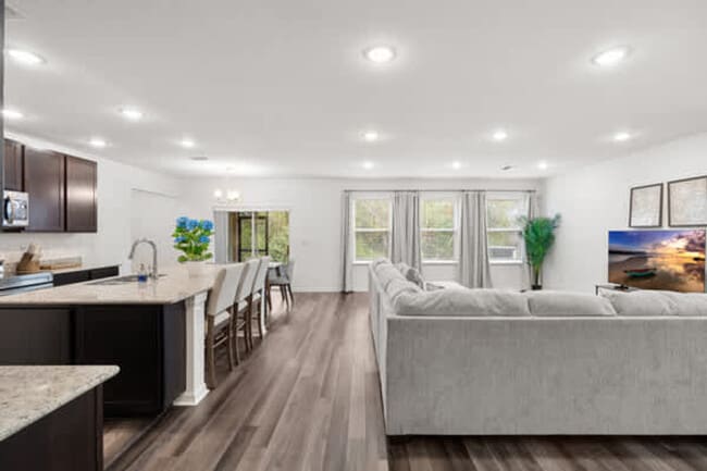 Building Photo - 14282 Coronado Dr