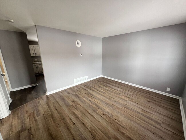 Photo - Cozy 2-Bedroom Apartment in Riverside!