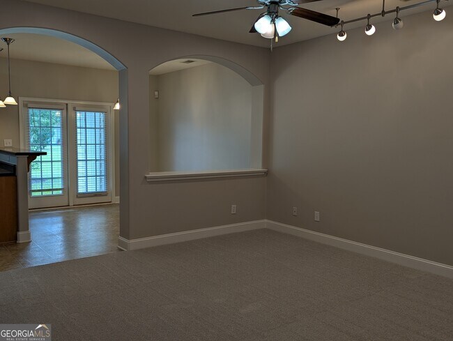 Photo - 343 Durham Park Way