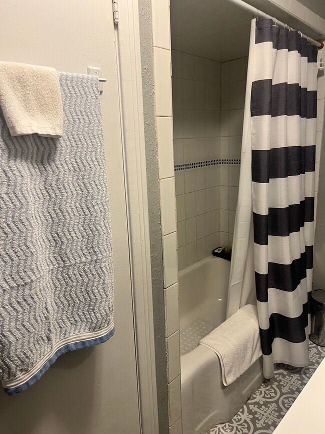 Photo - 982 Wood St Unit 2ND FL