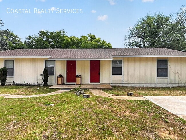 Building Photo - 208 Squirrel Haven Rd