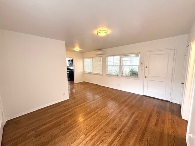 Photo - Bungalow - 1 bedroom + Office = natural wood floors, mini split a/c , new appliances, private pat... Unit 1114 1/2 Brent