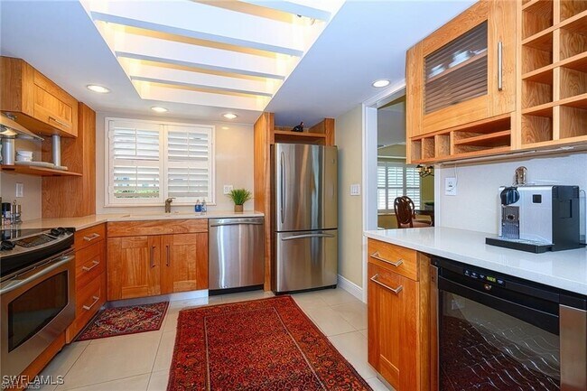 Photo - 285 5th Ave S Unidad 2B