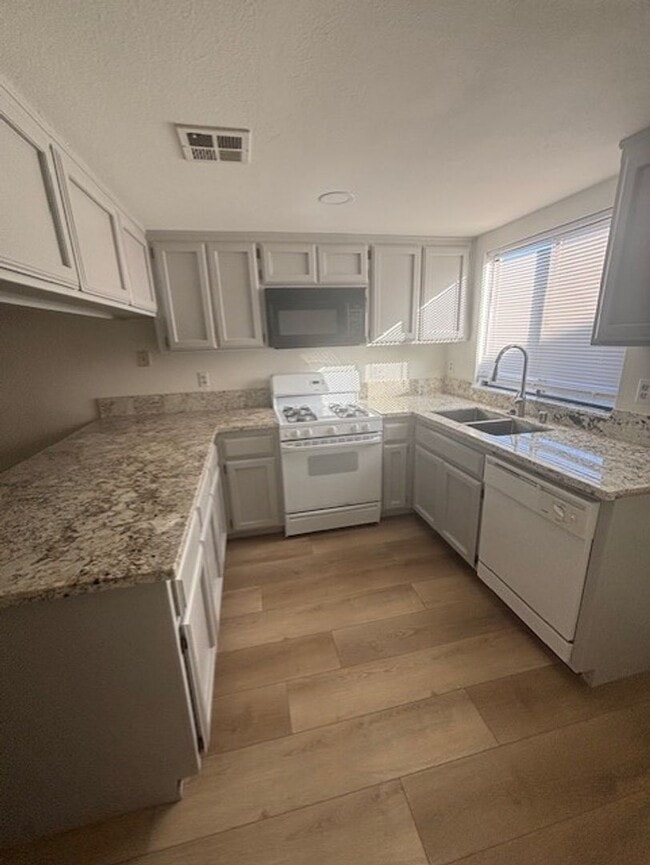 817 Quail Ln