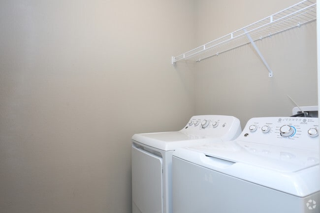 2 Br, Laundry