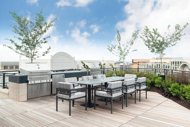 Photo - 1331 Maryland Ave SW