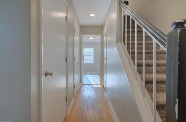 Photo - 812 Cambridge Rd