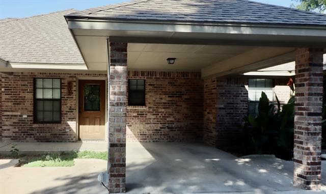 Photo - 663 W Tarleton St