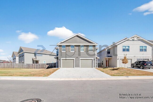 Photo - 13827 Enzo Gate