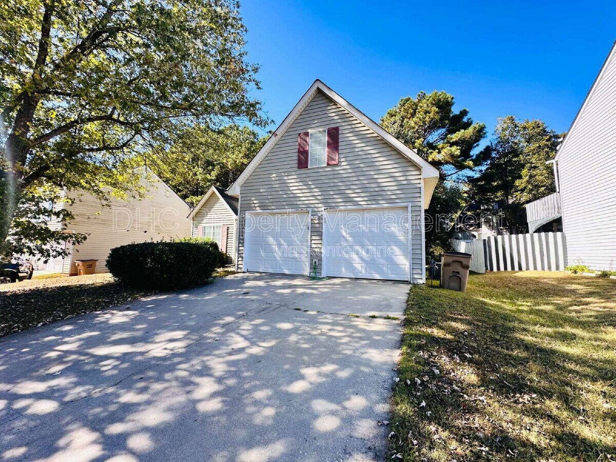 Photo - 463 E Lake Dr