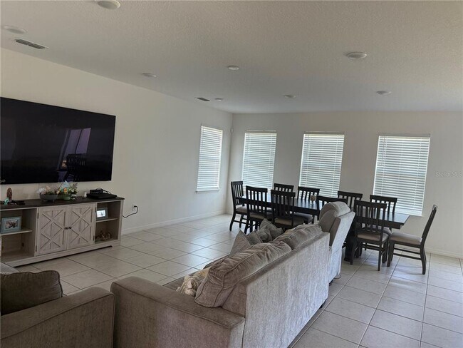Photo - 1095 Oak Bluff Dr