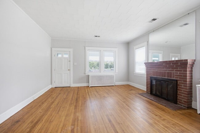 Photo - 801 Annapolis Rd
