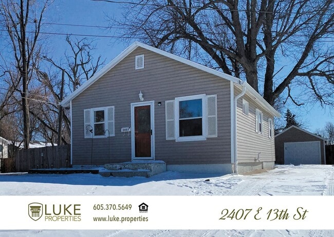 Building Photo - 2407 E 13th St Rental