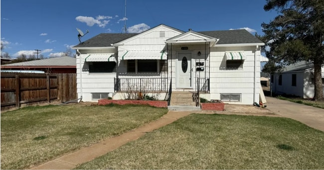 Building Photo - 2308 6th Ave Unit 2