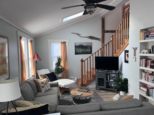 Photo - 359 Broadway