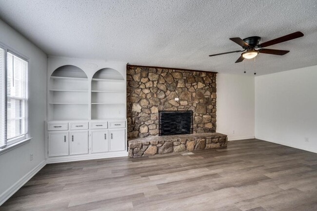 Photo - 2505 Virginia Blvd NW
